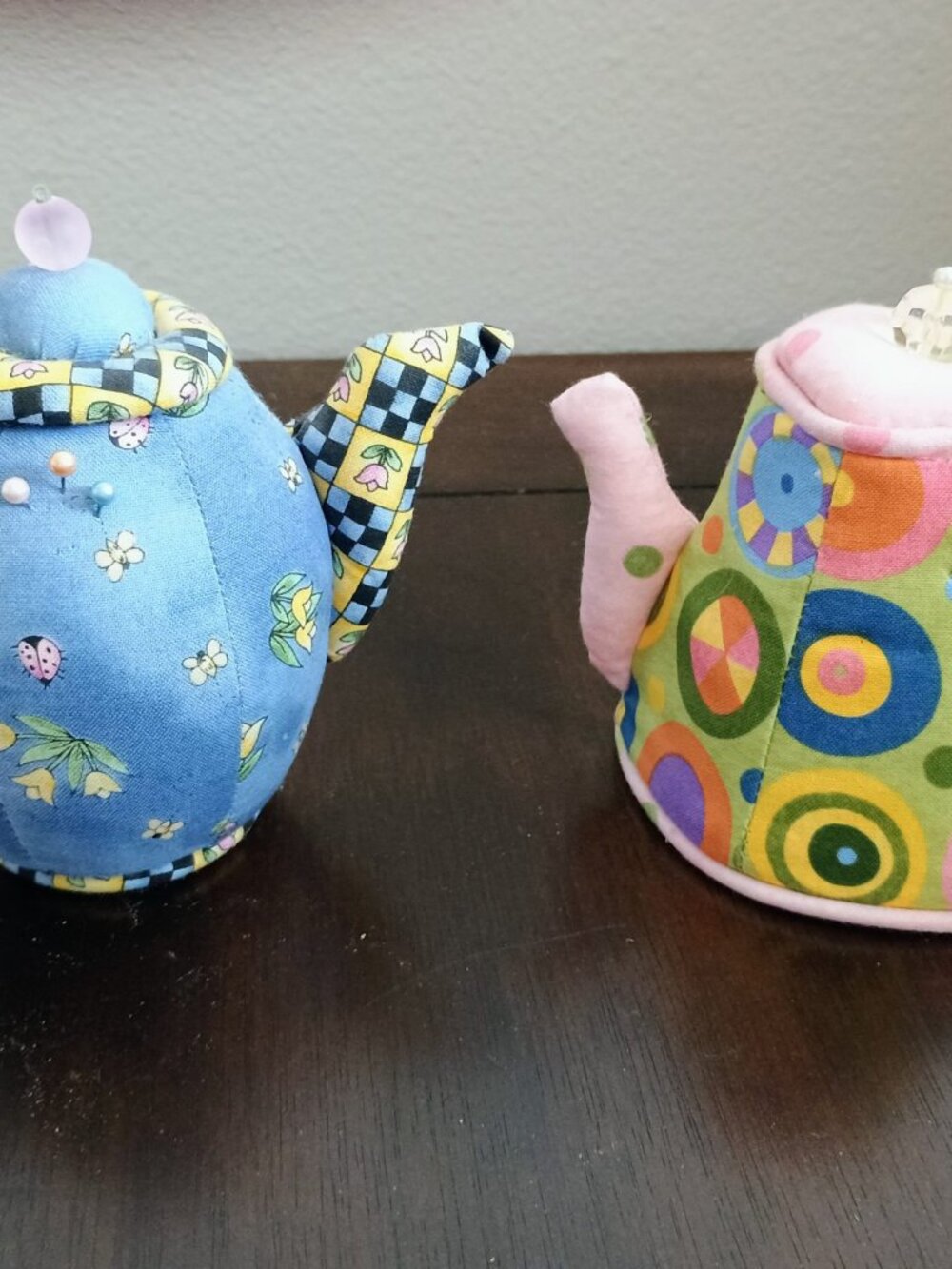 EEUC DRITZ TEAPOT PIN CUSHION VINTAGE LATE 90'S MARY ENGELBREIT
